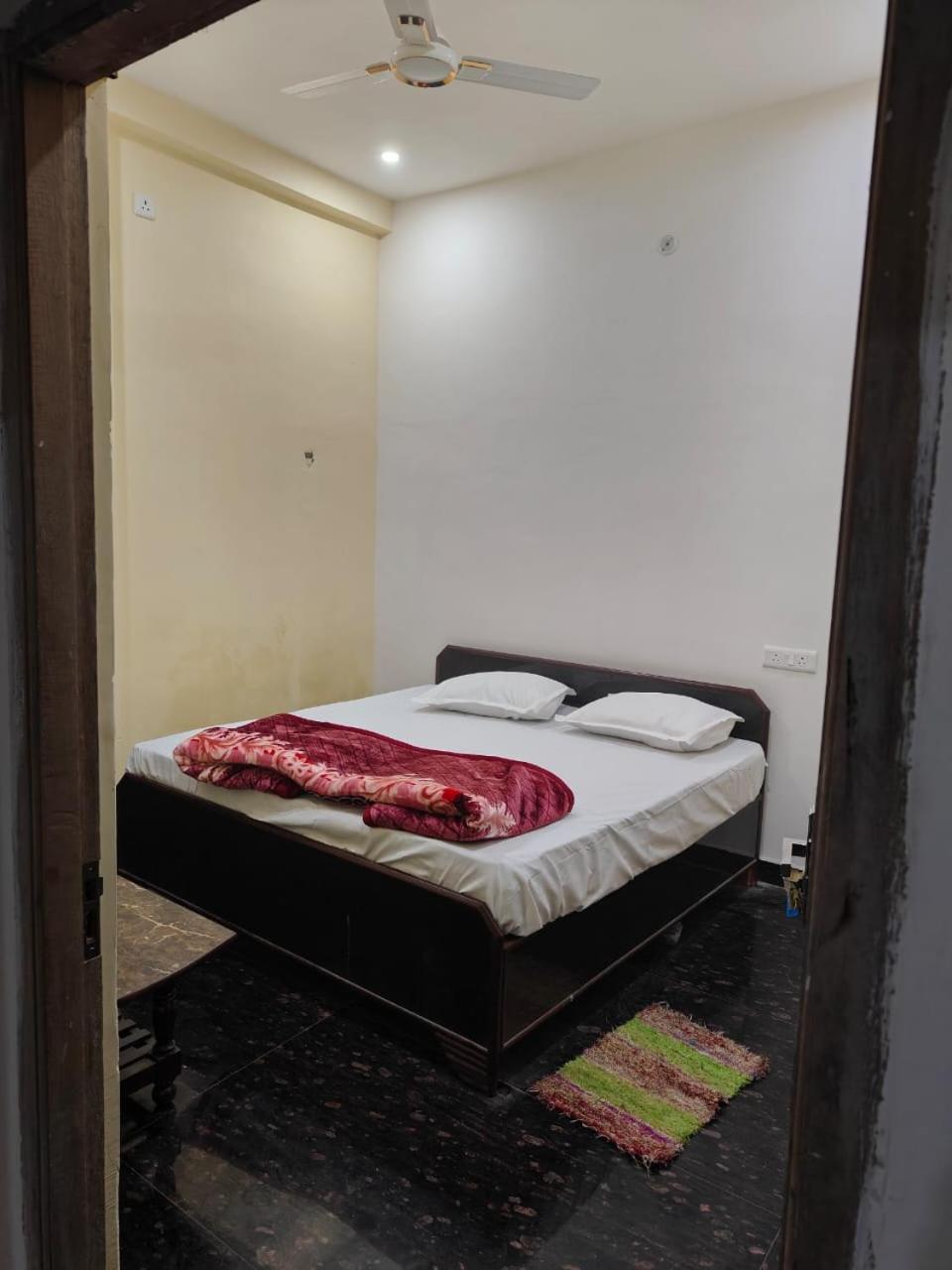 Sky Inn Paying Guest House Varanasi Bagian luar foto
