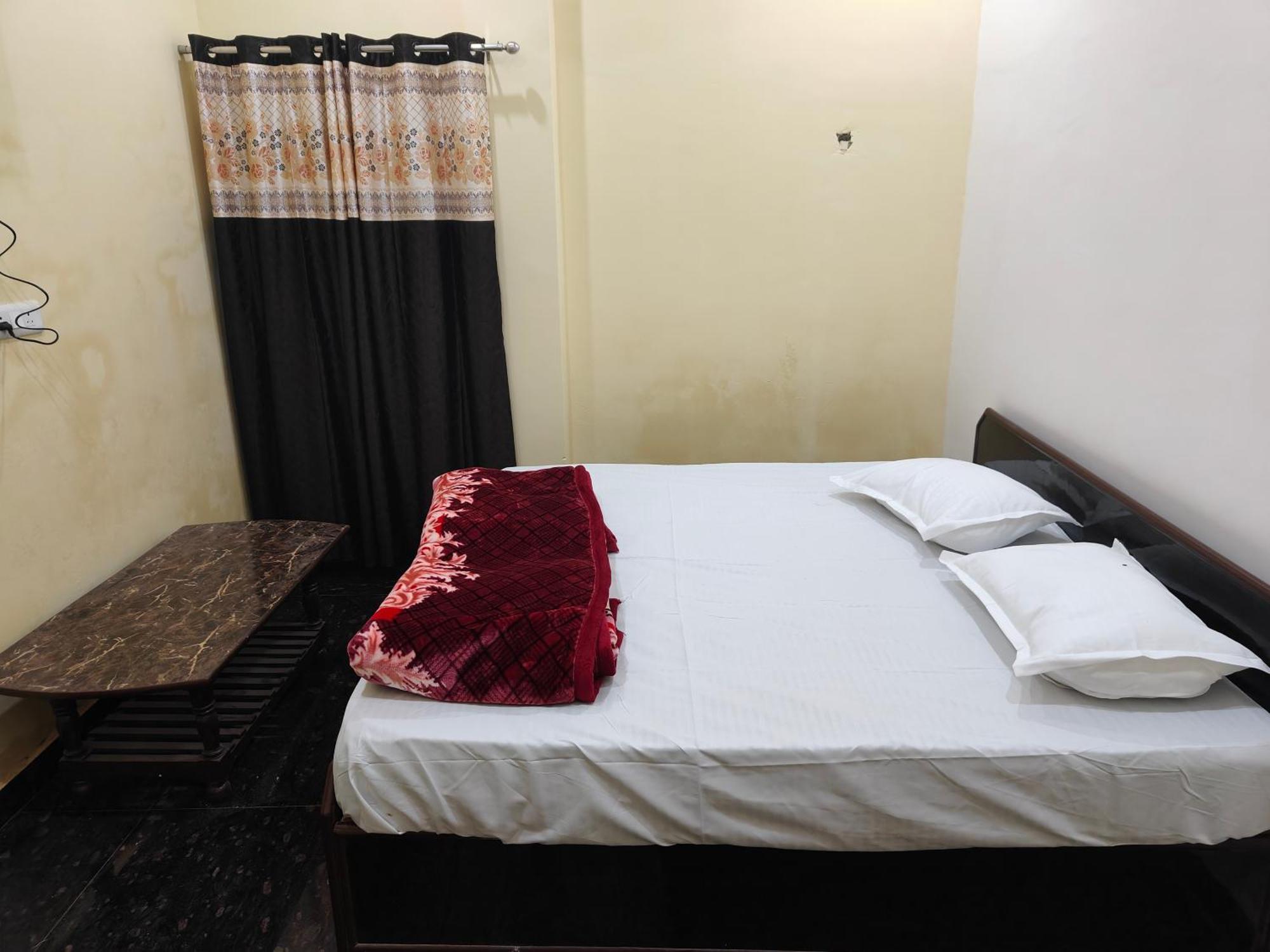 Sky Inn Paying Guest House Varanasi Bagian luar foto