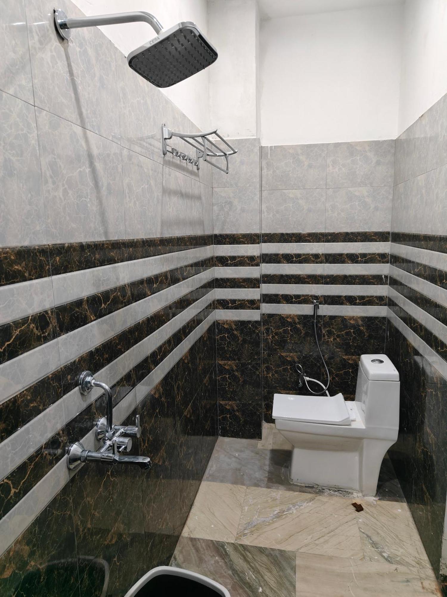 Sky Inn Paying Guest House Varanasi Bagian luar foto