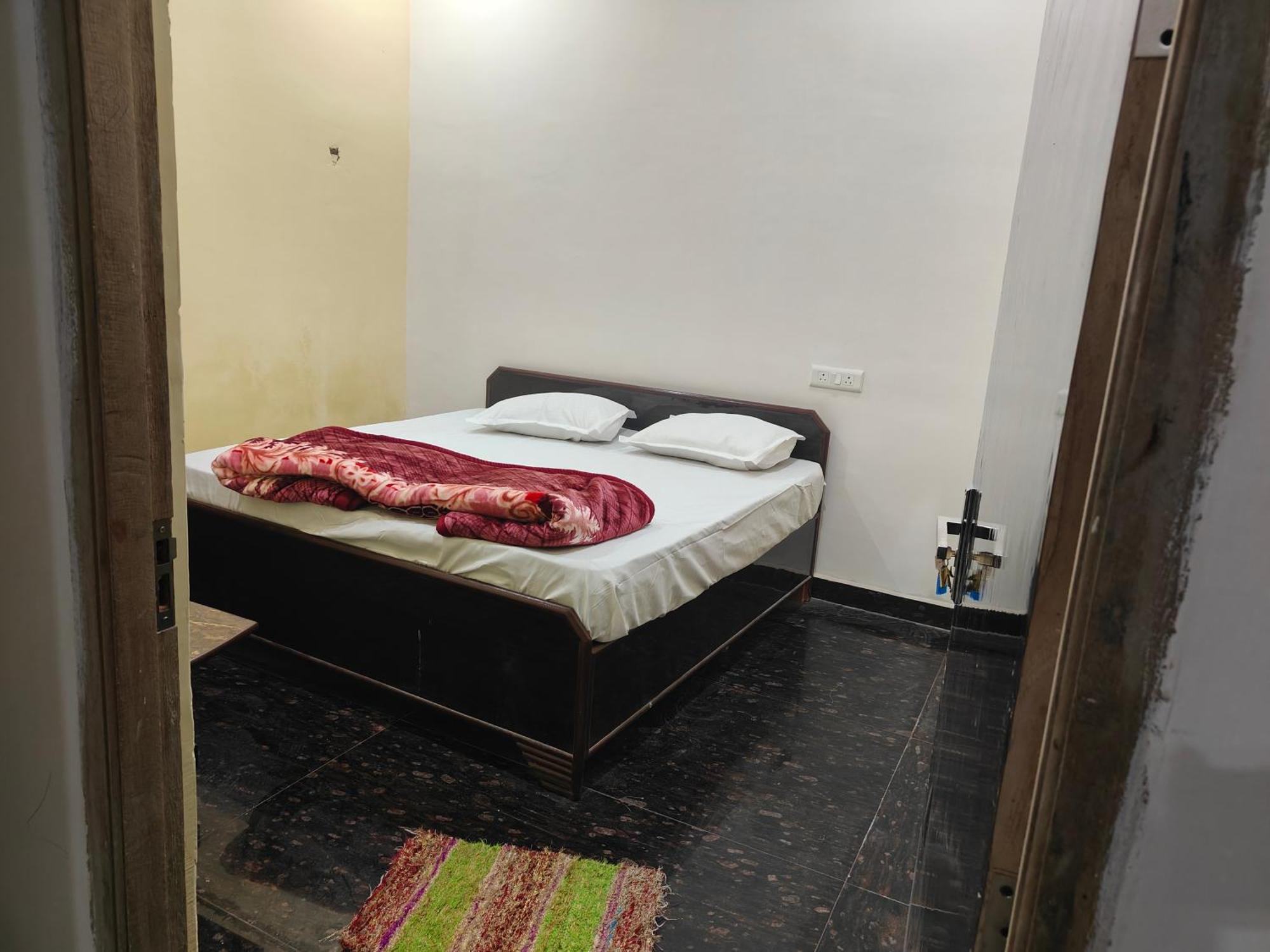 Sky Inn Paying Guest House Varanasi Bagian luar foto